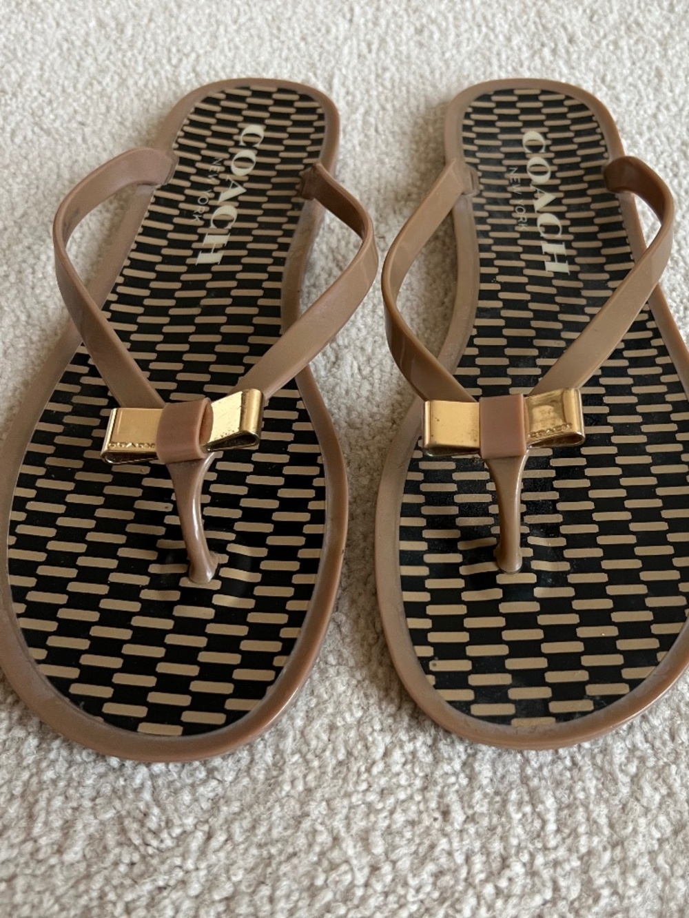 Coach Landon Gold Bow Brown Jelly Flip Flops Sandals Size 10b